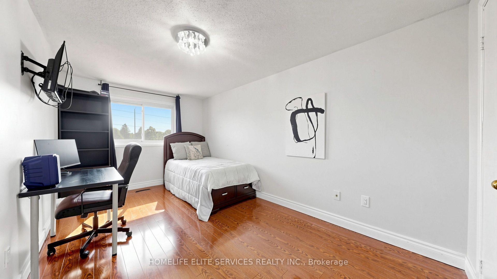 Photo 19 of 54 Fearn Crescent, Ajax, Central West — HOMEH