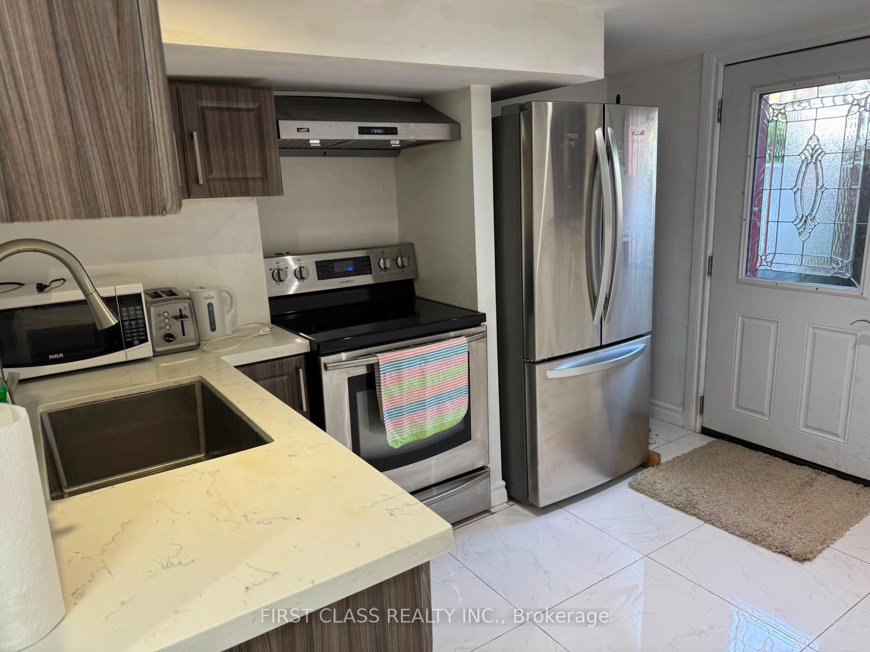 Photo 1 of Unit Bsmnt, 524 Bathurst Street, Toronto, Palmerston-Little Italy — HOMEH