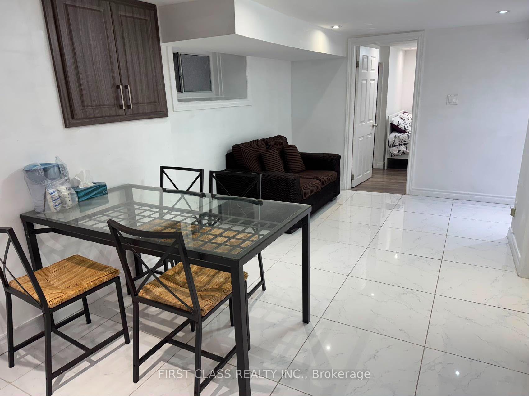 Photo 3 of Unit Bsmnt, 524 Bathurst Street, Toronto, Palmerston-Little Italy — HOMEH