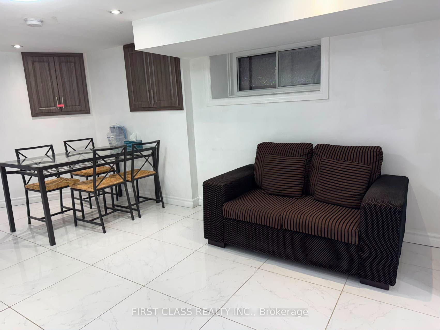 Photo 5 of Unit Bsmnt, 524 Bathurst Street, Toronto, Palmerston-Little Italy — HOMEH