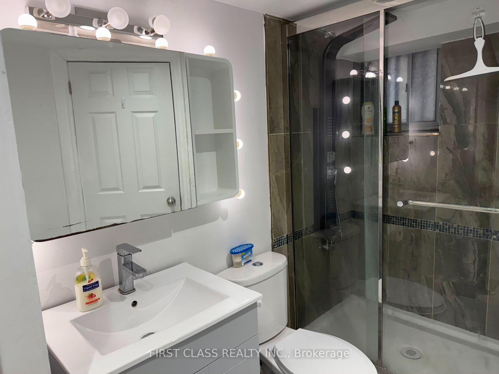 Photo 6 of Unit Bsmnt, 524 Bathurst Street, Toronto, Palmerston-Little Italy — HOMEH
