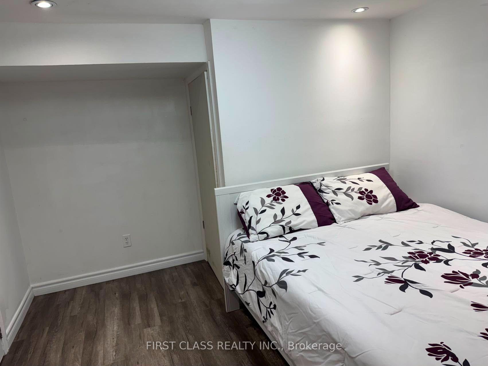 Photo 11 of Unit Bsmnt, 524 Bathurst Street, Toronto, Palmerston-Little Italy — HOMEH