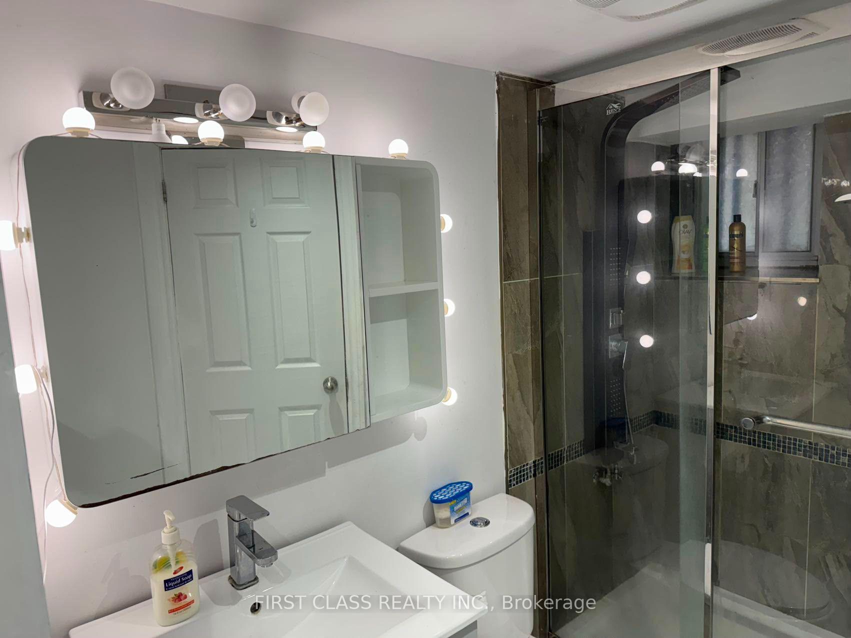Photo 14 of Unit Bsmnt, 524 Bathurst Street, Toronto, Palmerston-Little Italy — HOMEH