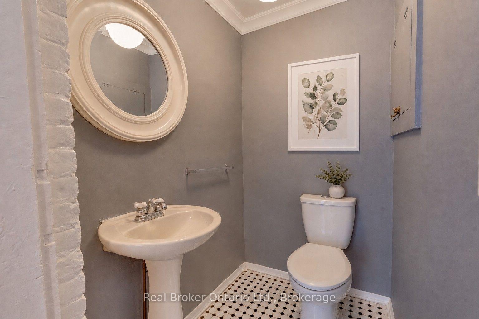 Photo 6 of 808 Monmouth Road, Essex — HOMEH