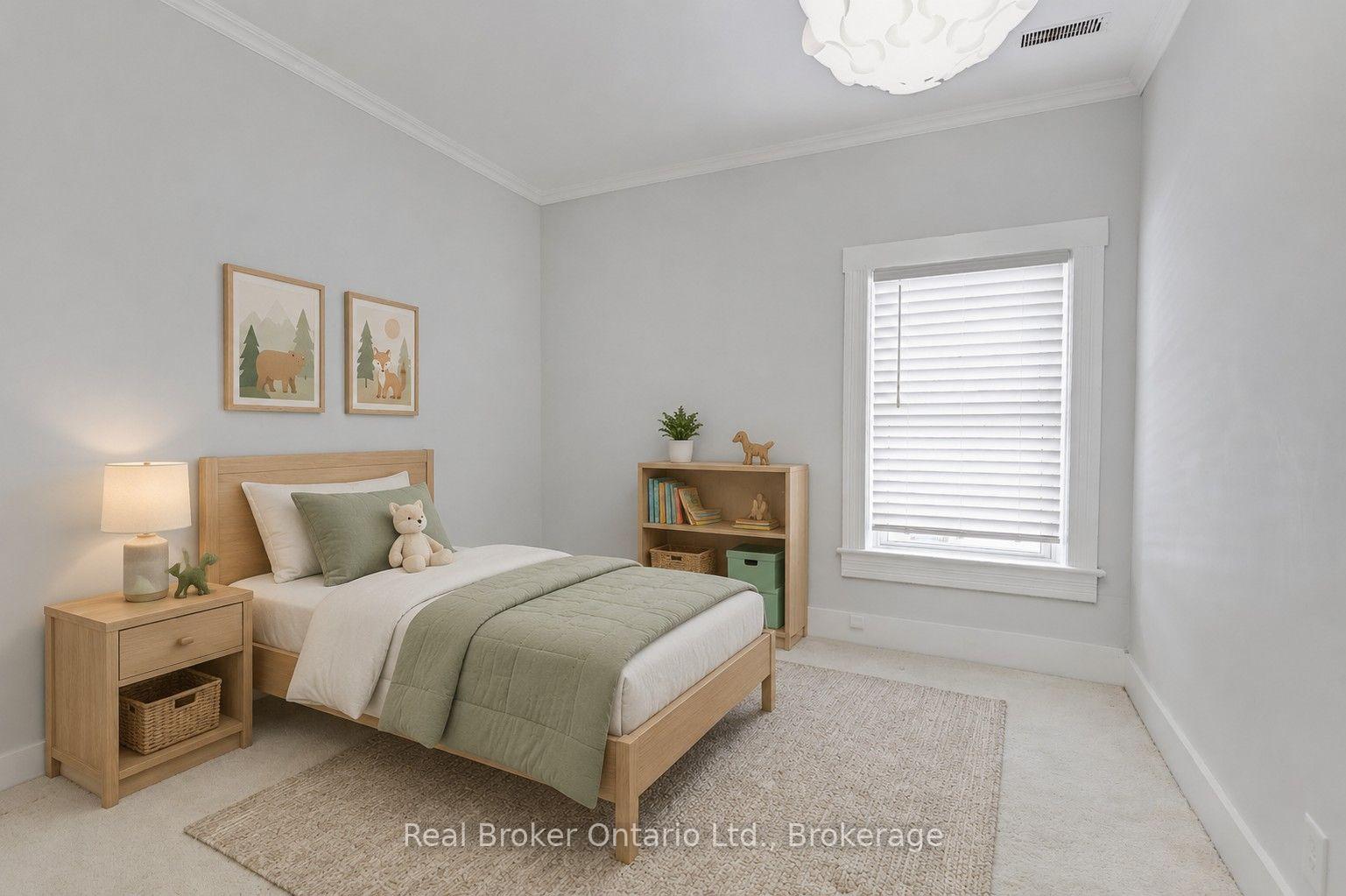Photo 11 of 808 Monmouth Road, Essex — HOMEH