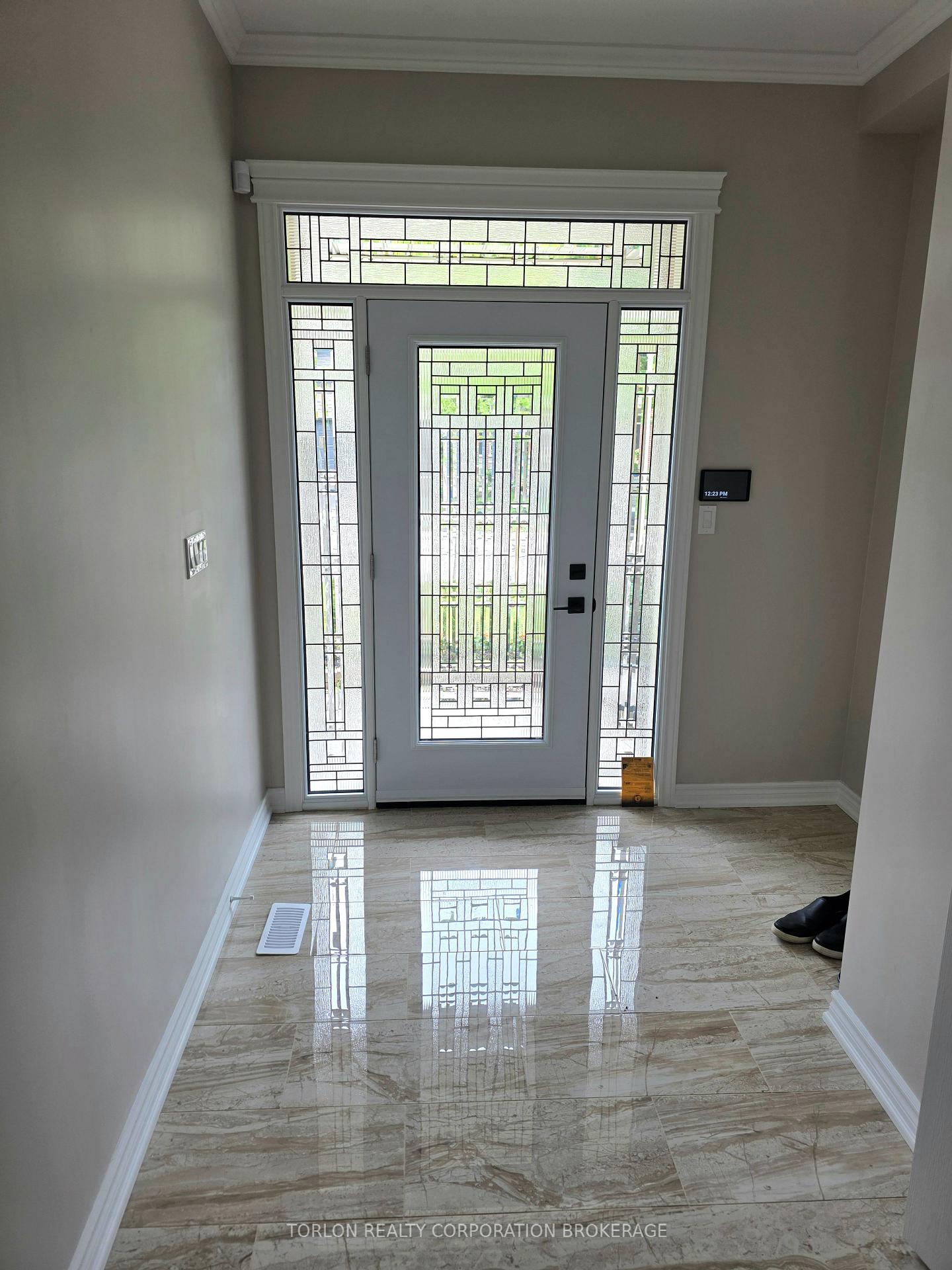 Photo 3 of 438 William Dunn Crescent, Newmarket, Summerhill Estates — HOMEH