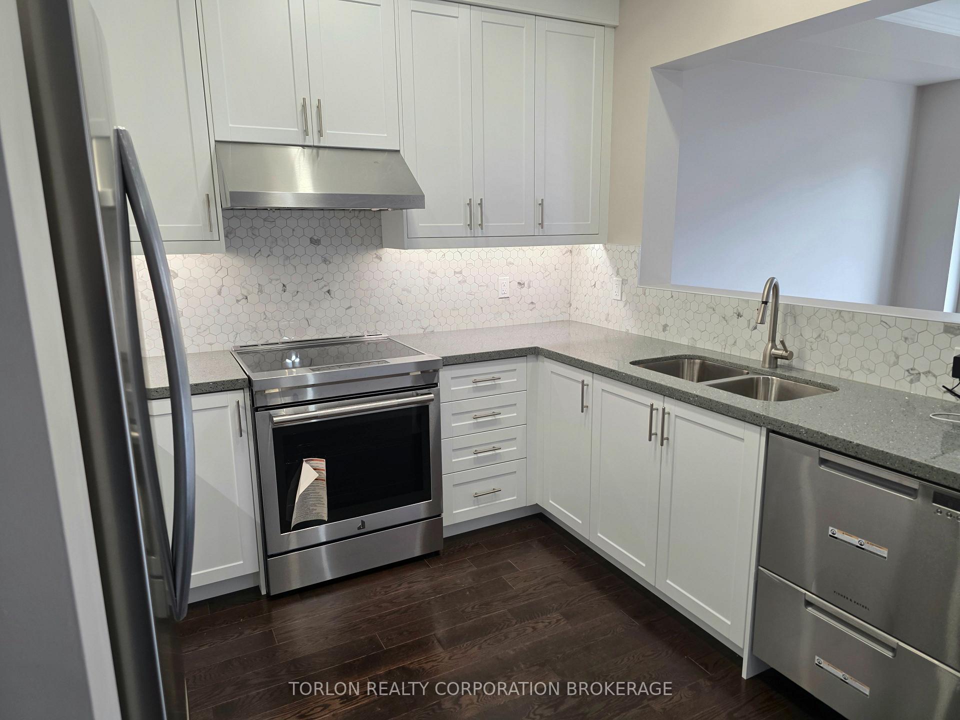 Photo 4 of 438 William Dunn Crescent, Newmarket, Summerhill Estates — HOMEH
