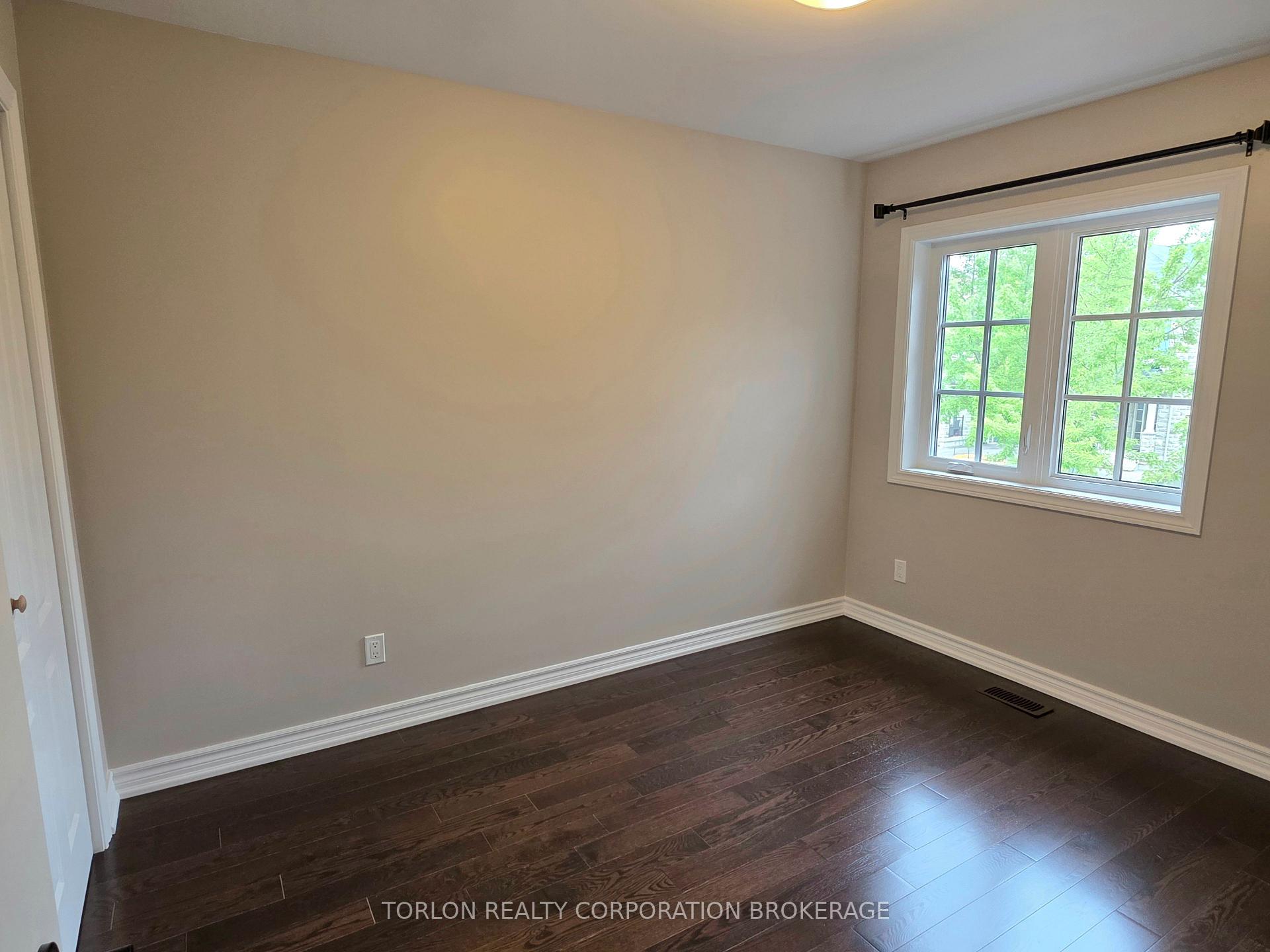 Photo 15 of 438 William Dunn Crescent, Newmarket, Summerhill Estates — HOMEH