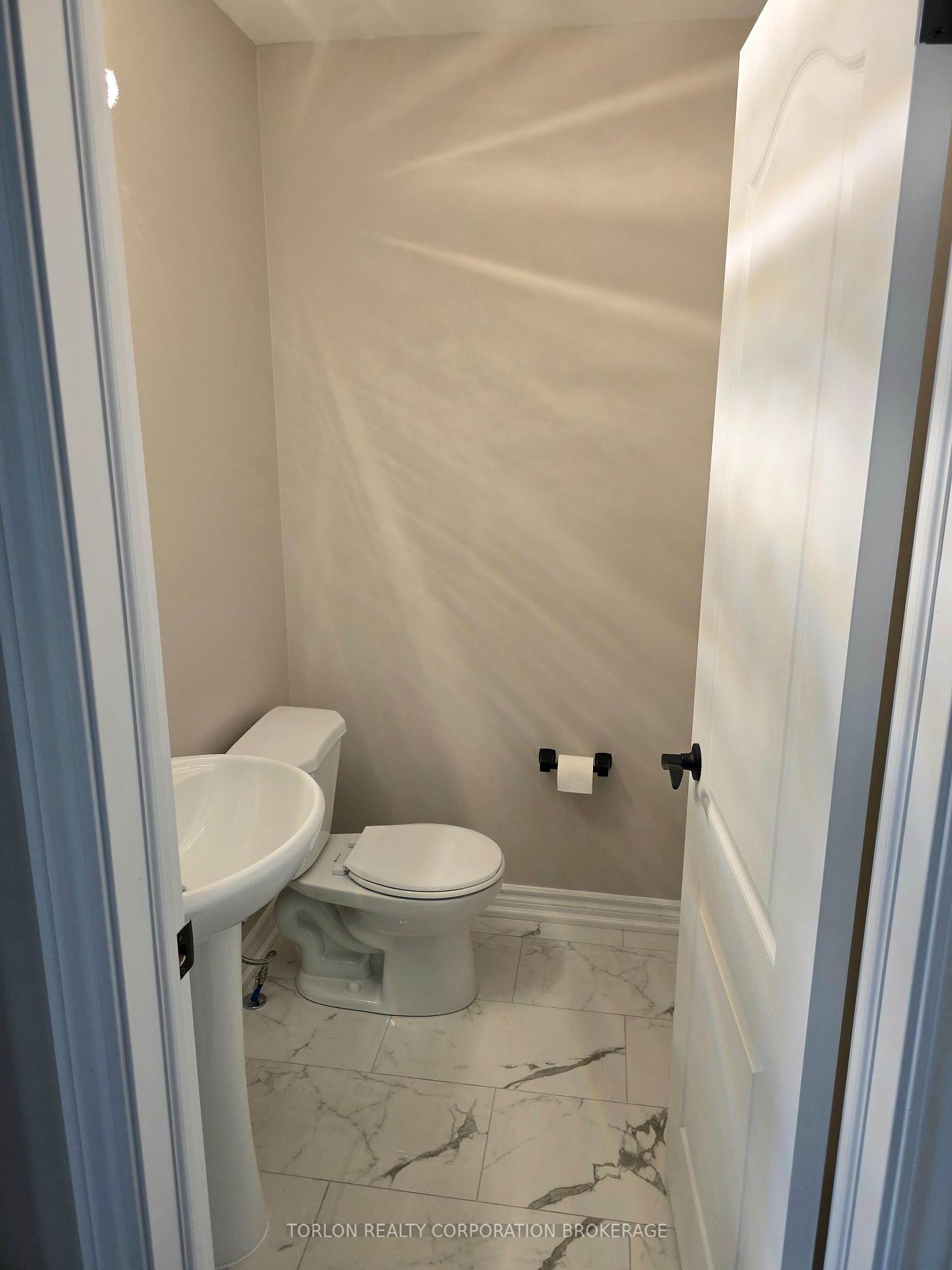 Photo 17 of 438 William Dunn Crescent, Newmarket, Summerhill Estates — HOMEH