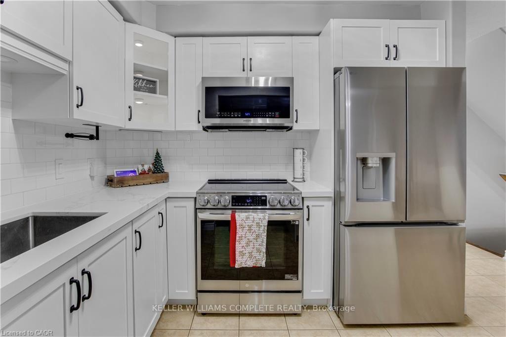 Photo 7 of 4465 Comfort Crescent, Lincoln, Beamsville — HOMEH
