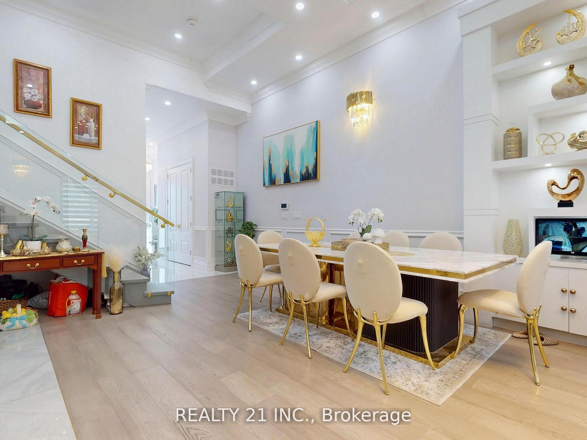 Photo 8 of 36 Craiglee Drive, Scarborough, Birchcliffe-Cliffside — HOMEH