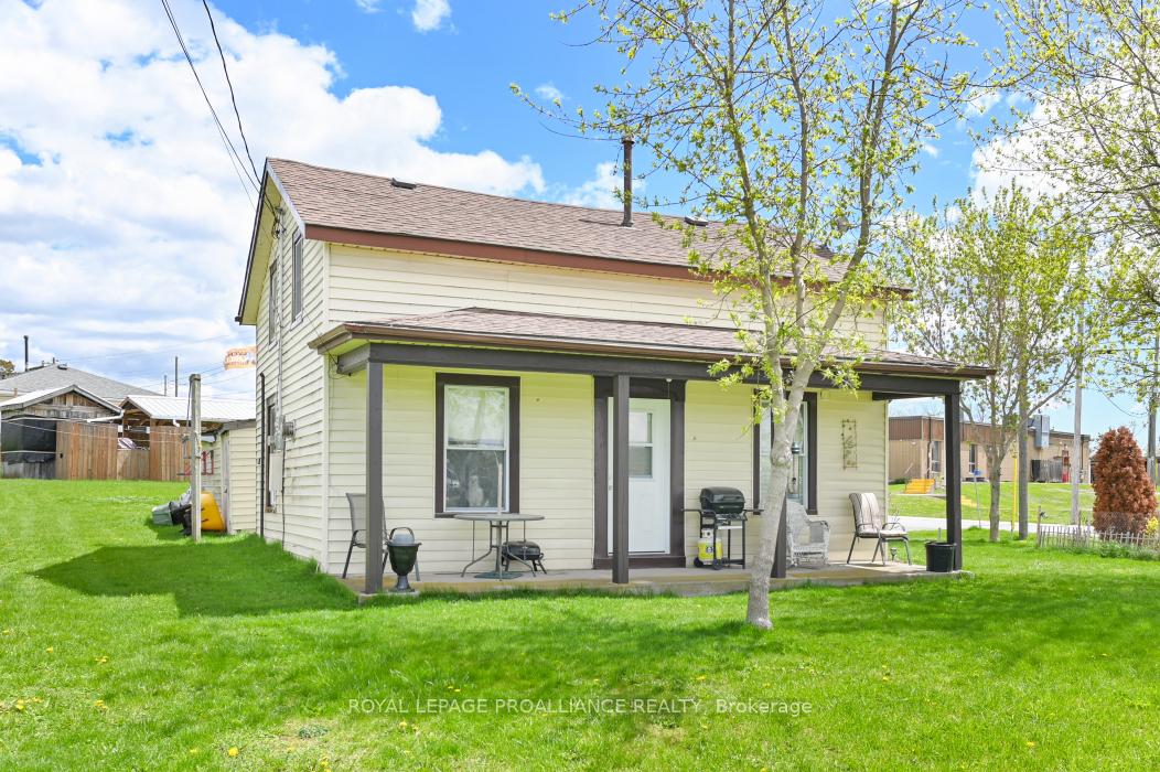 Photo 4 of 45 Black Diamond Road, Belleville, Thurlow Ward — HOMEH