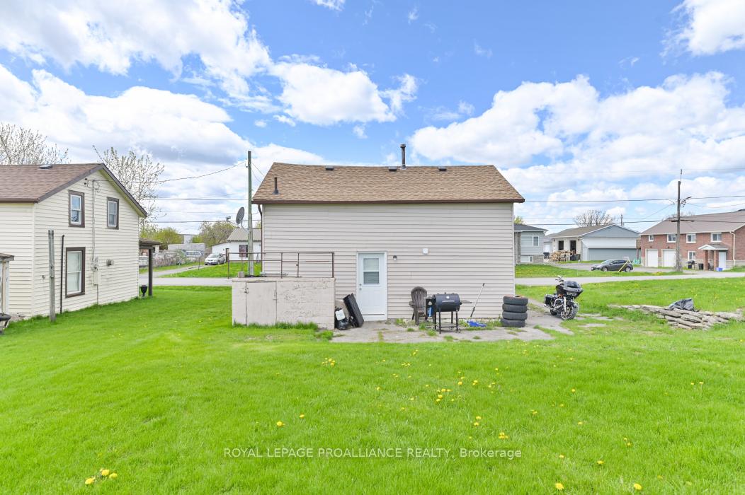 Photo 7 of 45 Black Diamond Road, Belleville, Thurlow Ward — HOMEH
