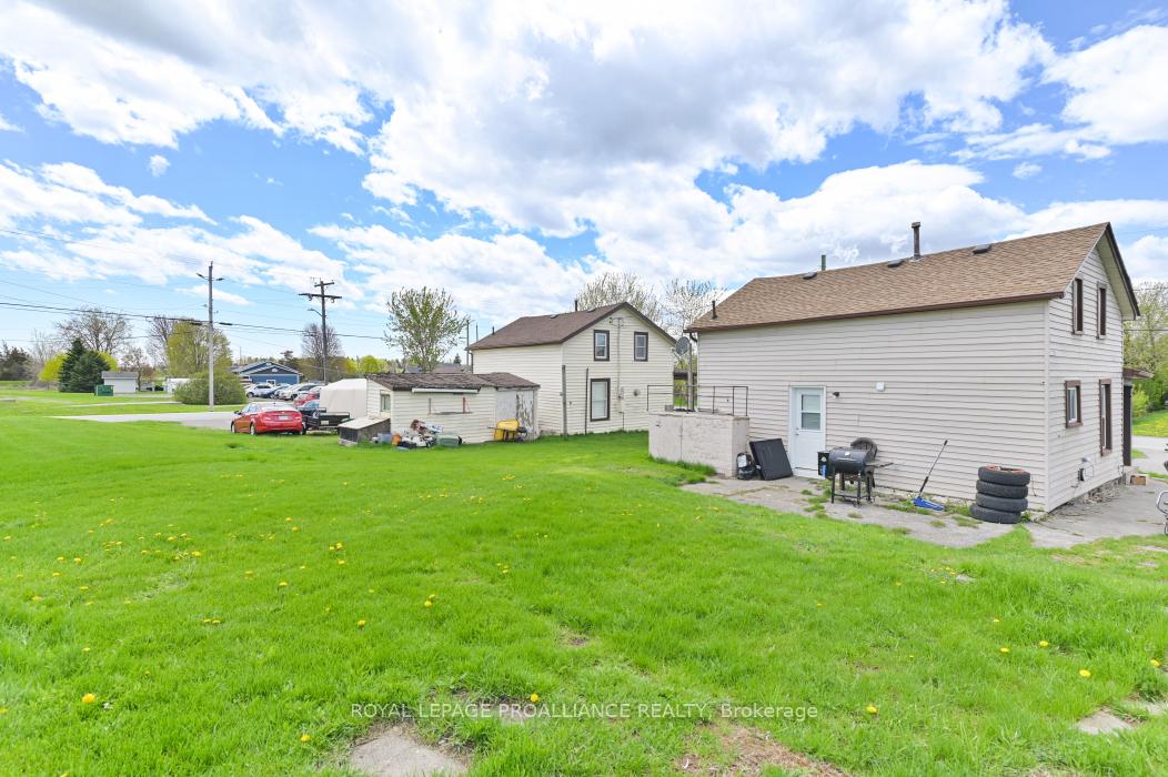 Photo 8 of 45 Black Diamond Road, Belleville, Thurlow Ward — HOMEH