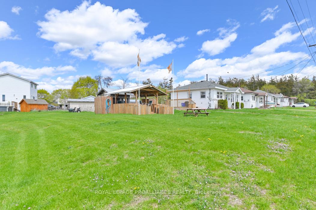 Photo 9 of 45 Black Diamond Road, Belleville, Thurlow Ward — HOMEH