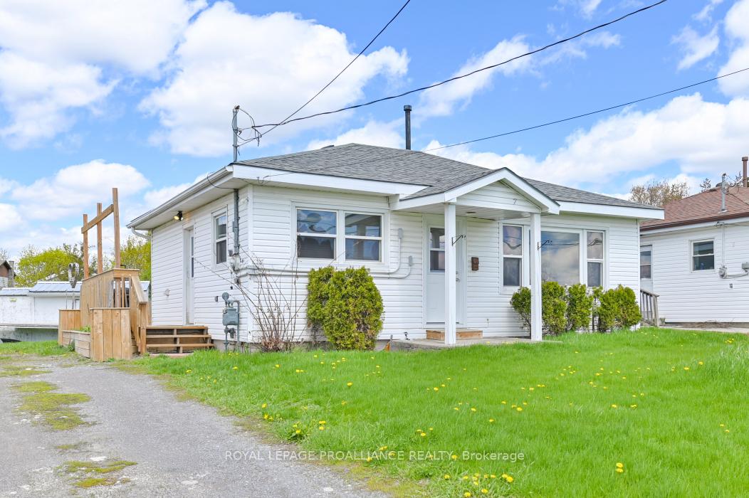 Photo 11 of 45 Black Diamond Road, Belleville, Thurlow Ward — HOMEH
