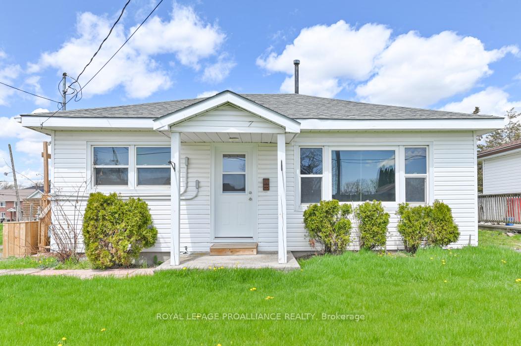 Photo 12 of 45 Black Diamond Road, Belleville, Thurlow Ward — HOMEH