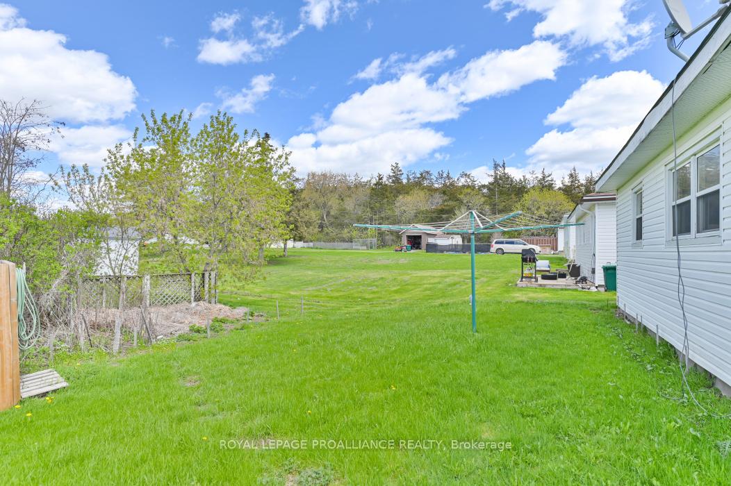 Photo 13 of 45 Black Diamond Road, Belleville, Thurlow Ward — HOMEH