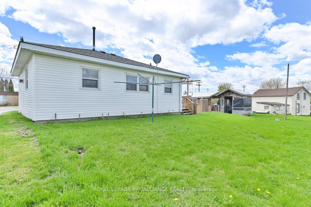 Photo 14 of 45 Black Diamond Road, Belleville, Thurlow Ward — HOMEH