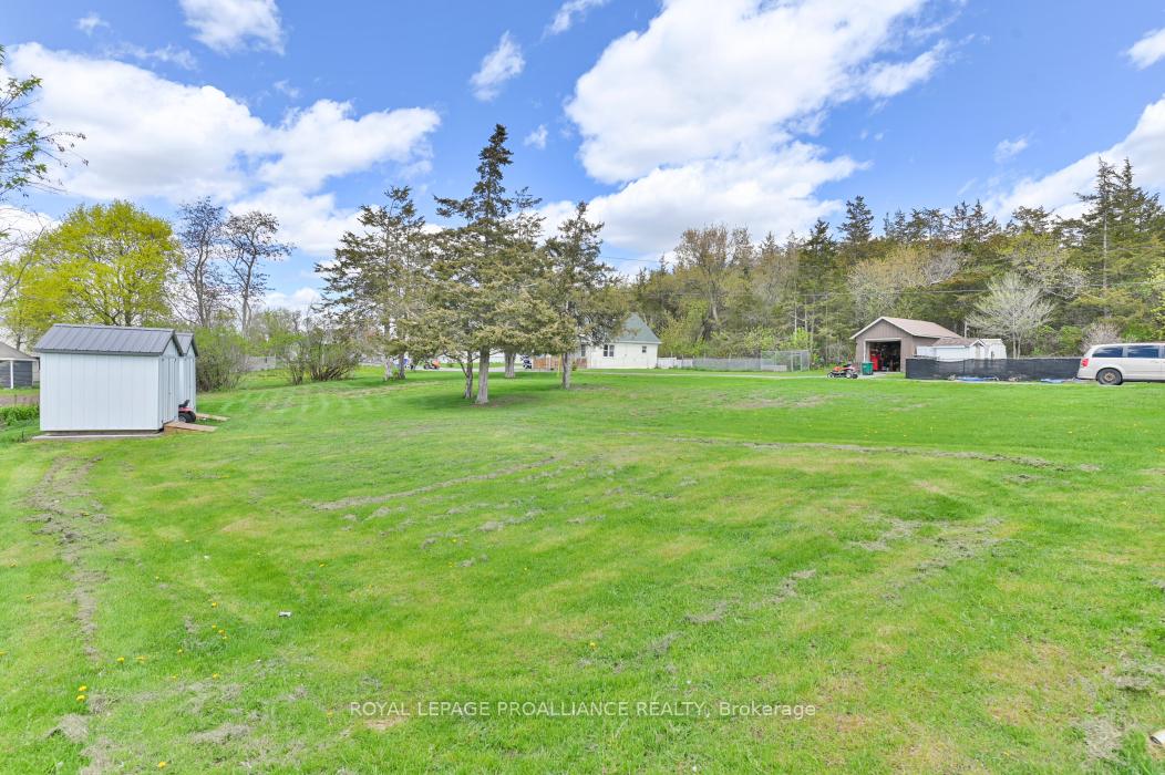 Photo 21 of 45 Black Diamond Road, Belleville, Thurlow Ward — HOMEH