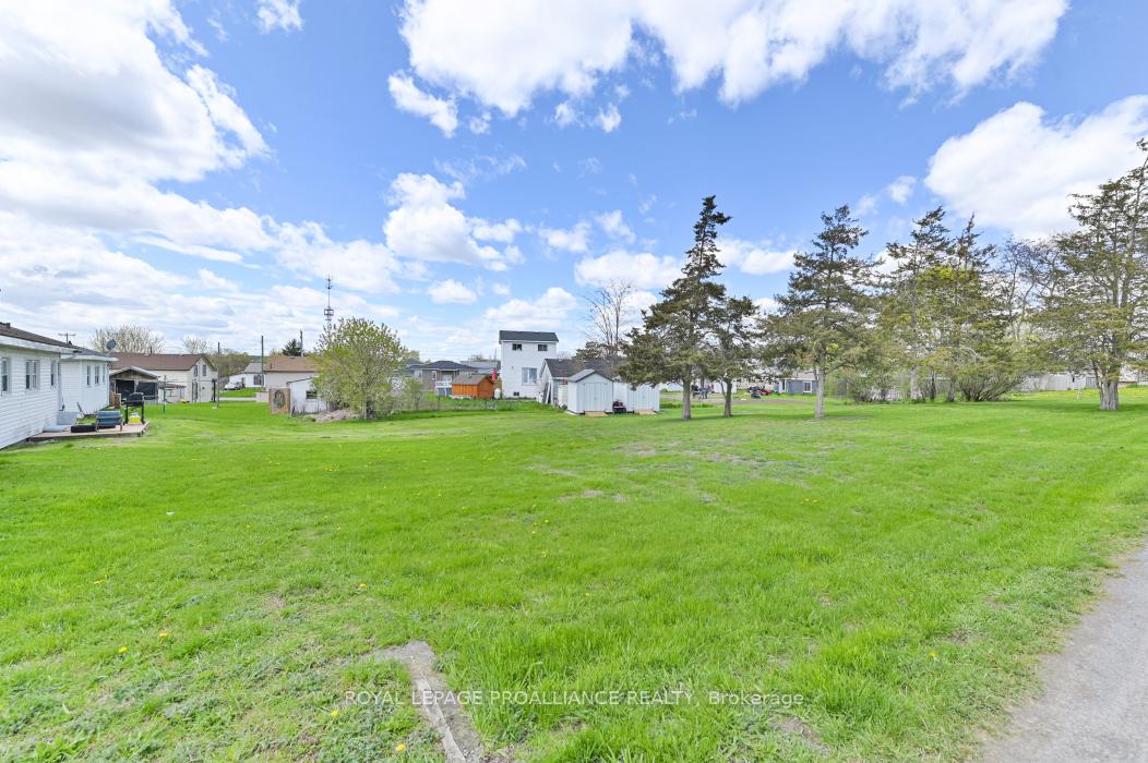 Photo 22 of 45 Black Diamond Road, Belleville, Thurlow Ward — HOMEH