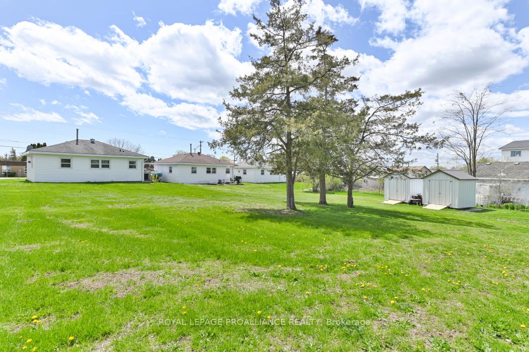 Photo 23 of 45 Black Diamond Road, Belleville, Thurlow Ward — HOMEH