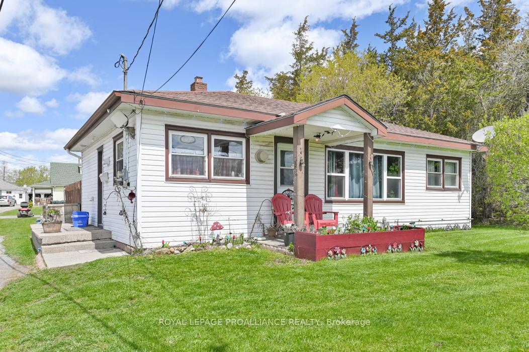 Photo 24 of 45 Black Diamond Road, Belleville, Thurlow Ward — HOMEH