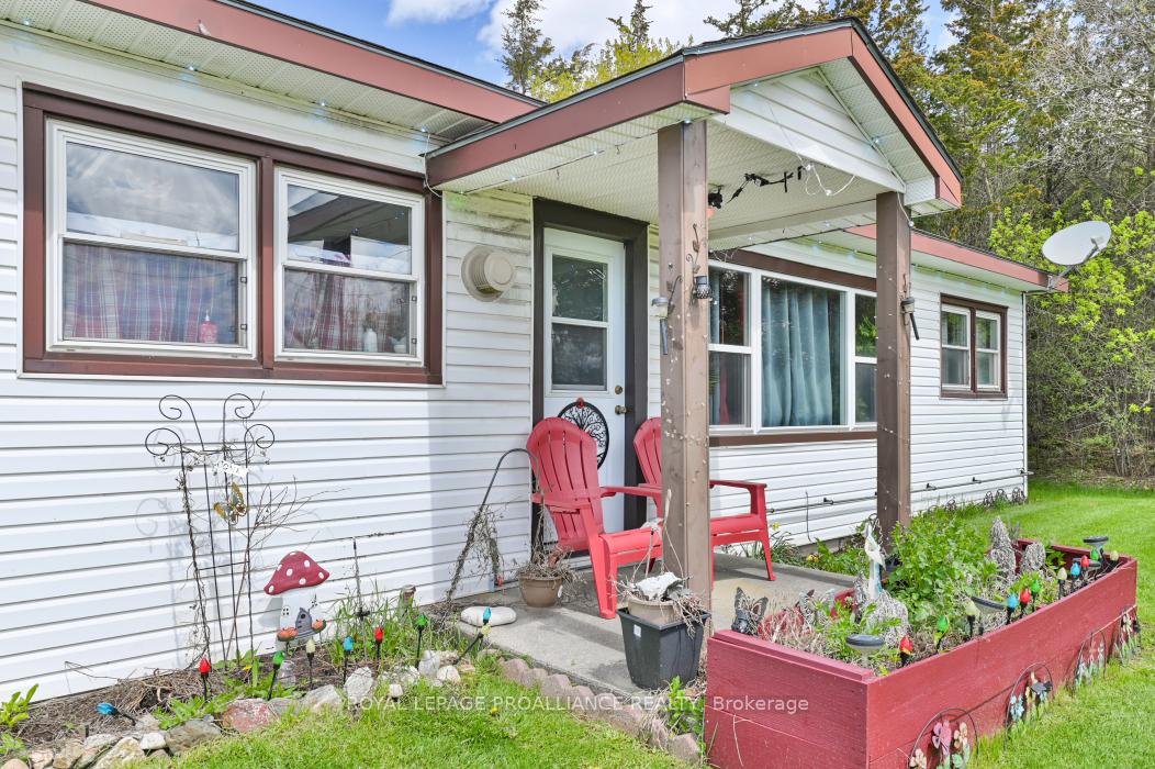 Photo 25 of 45 Black Diamond Road, Belleville, Thurlow Ward — HOMEH