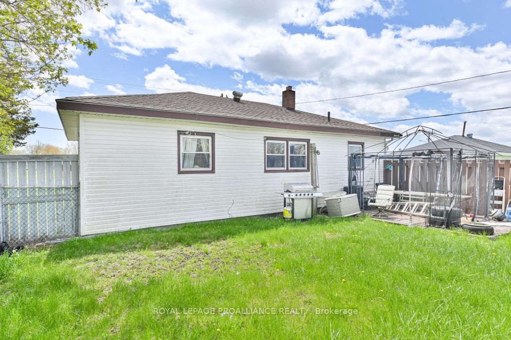 Photo 28 of 45 Black Diamond Road, Belleville, Thurlow Ward — HOMEH