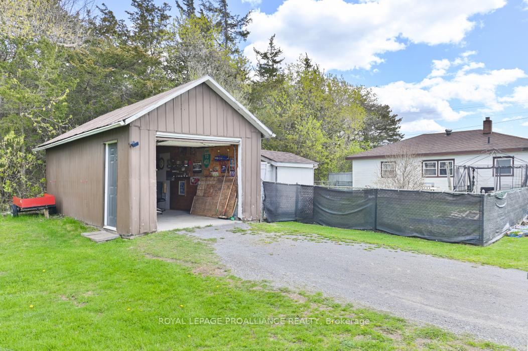 Photo 29 of 45 Black Diamond Road, Belleville, Thurlow Ward — HOMEH