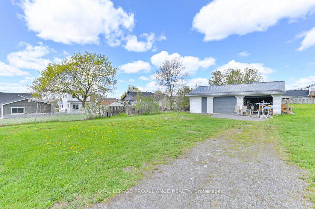 Photo 41 of 45 Black Diamond Road, Belleville, Thurlow Ward — HOMEH