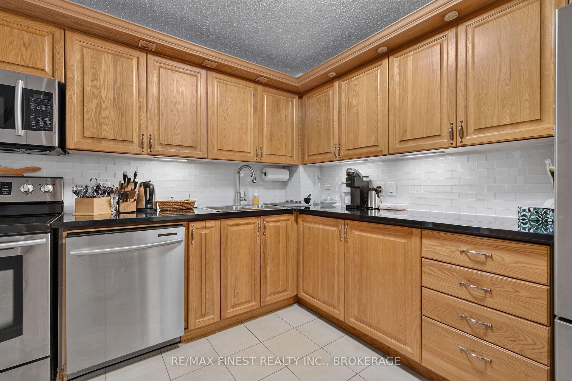 Photo 12 of Unit 607, 120 Barrett Court, Kingston, Kingston East (Incl Barret Crt) — HOMEH