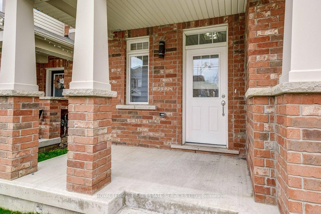 Photo 2 of 329 Gooding Crescent, Milton, Ford — HOMEH