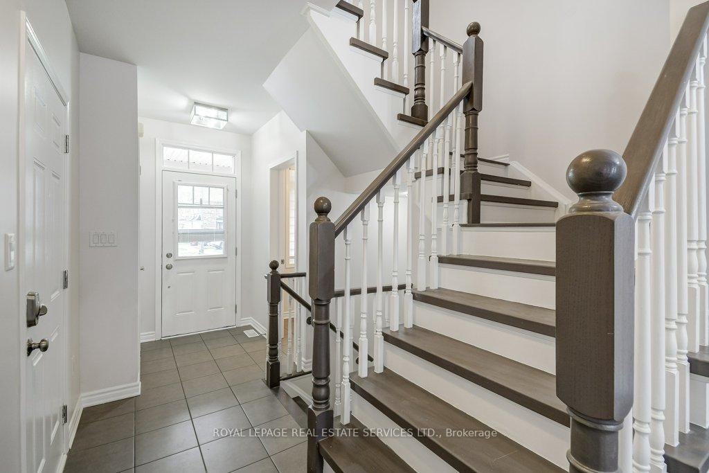 Photo 5 of 329 Gooding Crescent, Milton, Ford — HOMEH