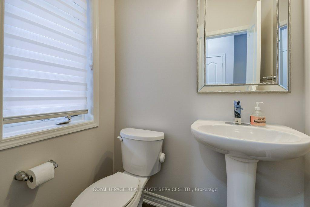 Photo 6 of 329 Gooding Crescent, Milton, Ford — HOMEH