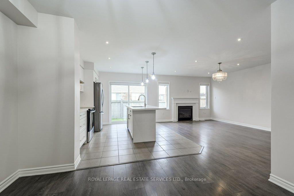Photo 8 of 329 Gooding Crescent, Milton, Ford — HOMEH