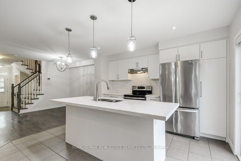 Photo 12 of 329 Gooding Crescent, Milton, Ford — HOMEH