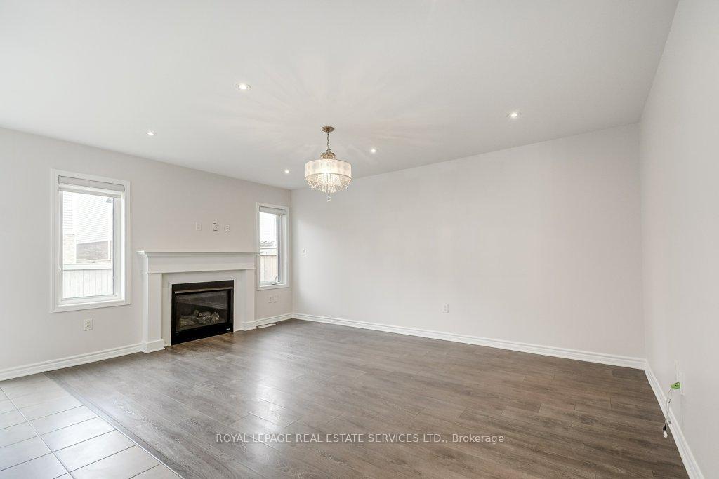 Photo 17 of 329 Gooding Crescent, Milton, Ford — HOMEH