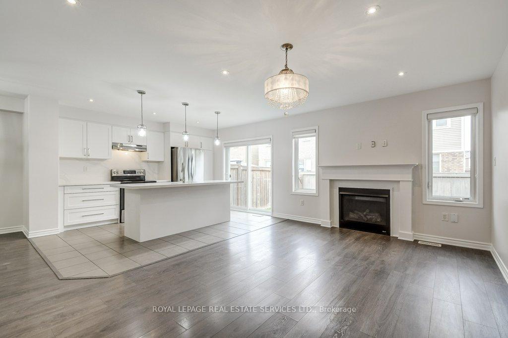 Photo 18 of 329 Gooding Crescent, Milton, Ford — HOMEH