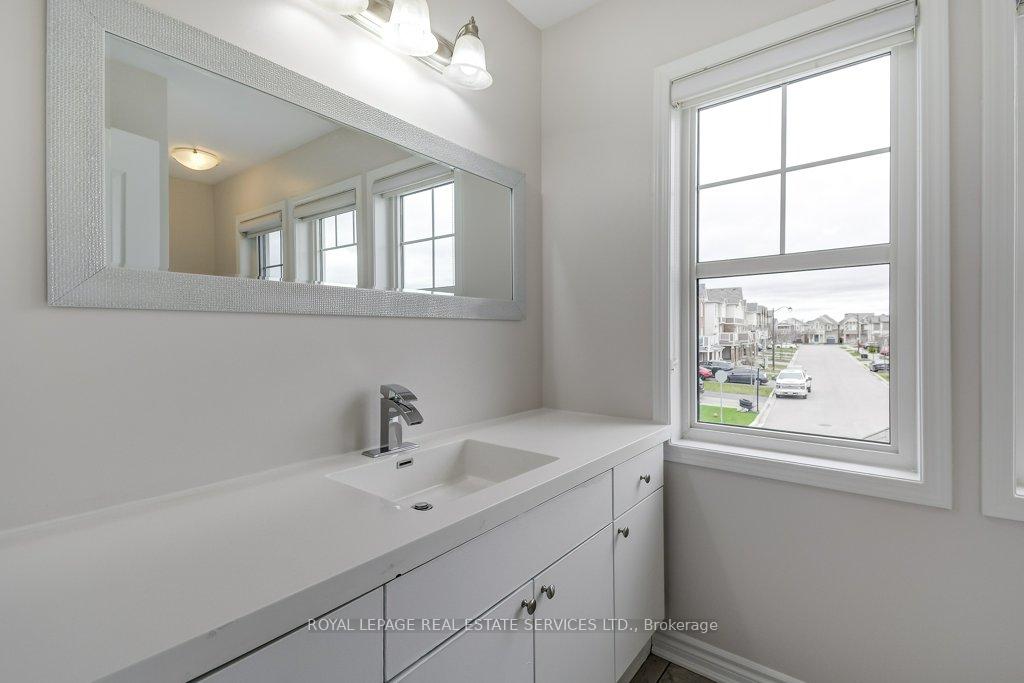 Photo 28 of 329 Gooding Crescent, Milton, Ford — HOMEH