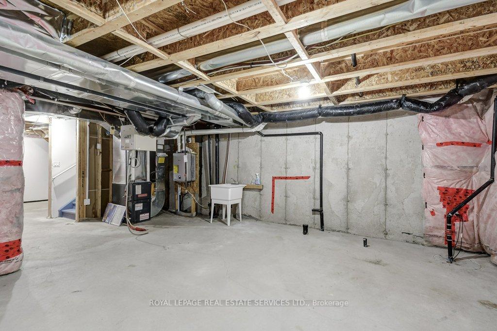 Photo 39 of 329 Gooding Crescent, Milton, Ford — HOMEH