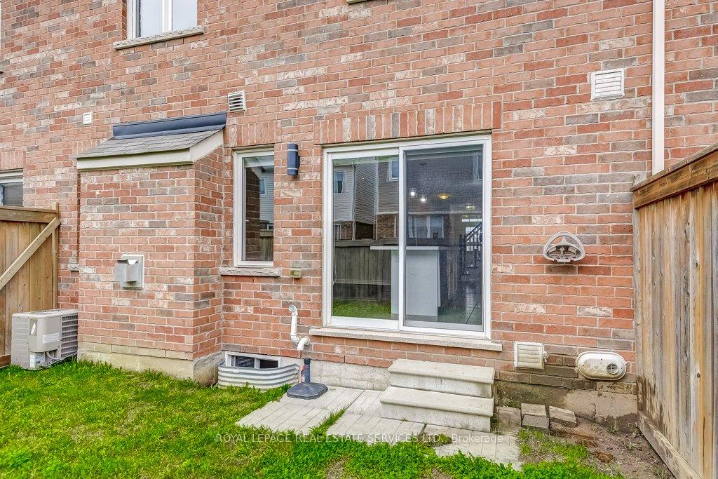 Photo 41 of 329 Gooding Crescent, Milton, Ford — HOMEH