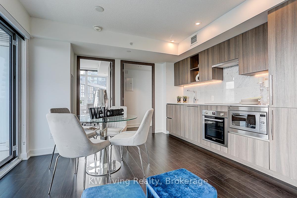 Photo 5 of Unit 1612, 19 Bathurst Street, Toronto, Waterfront Communities — HOMEH