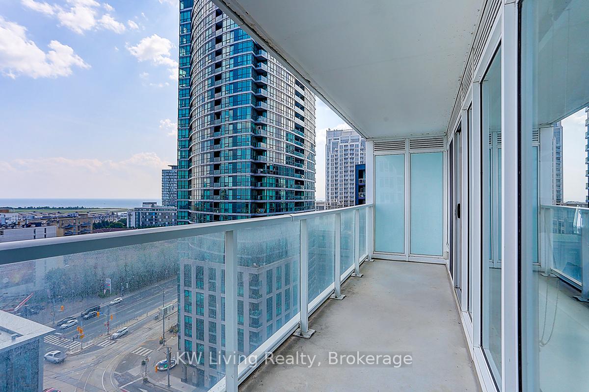 Photo 6 of Unit 1612, 19 Bathurst Street, Toronto, Waterfront Communities — HOMEH