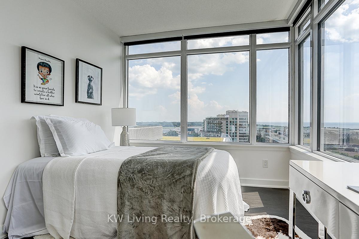 Photo 8 of Unit 1612, 19 Bathurst Street, Toronto, Waterfront Communities — HOMEH