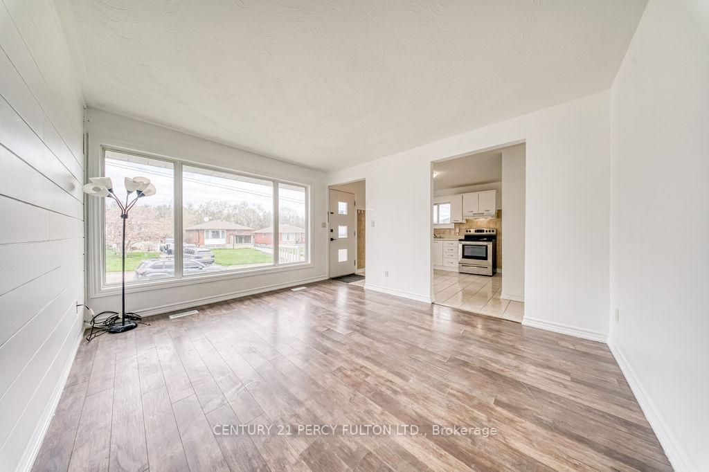 Photo 8 of 381 Conant Street, Oshawa, Lakeview — HOMEH