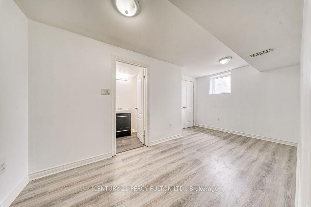 Photo 17 of 381 Conant Street, Oshawa, Lakeview — HOMEH