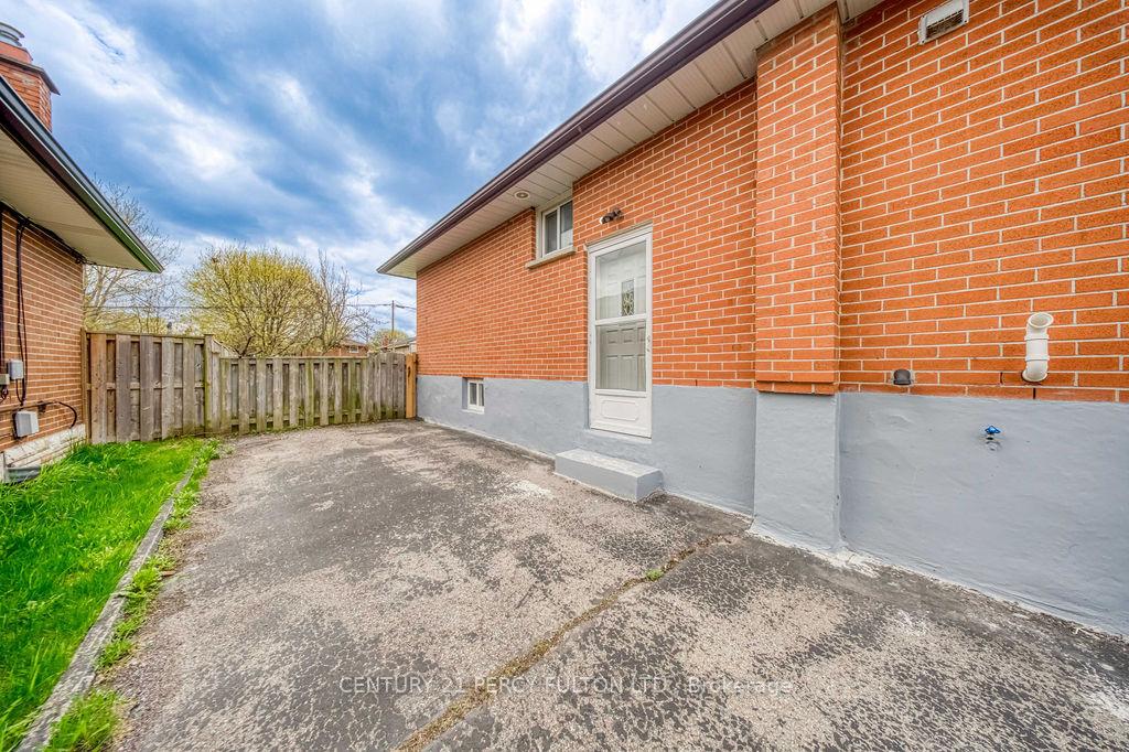 Photo 33 of 381 Conant Street, Oshawa, Lakeview — HOMEH