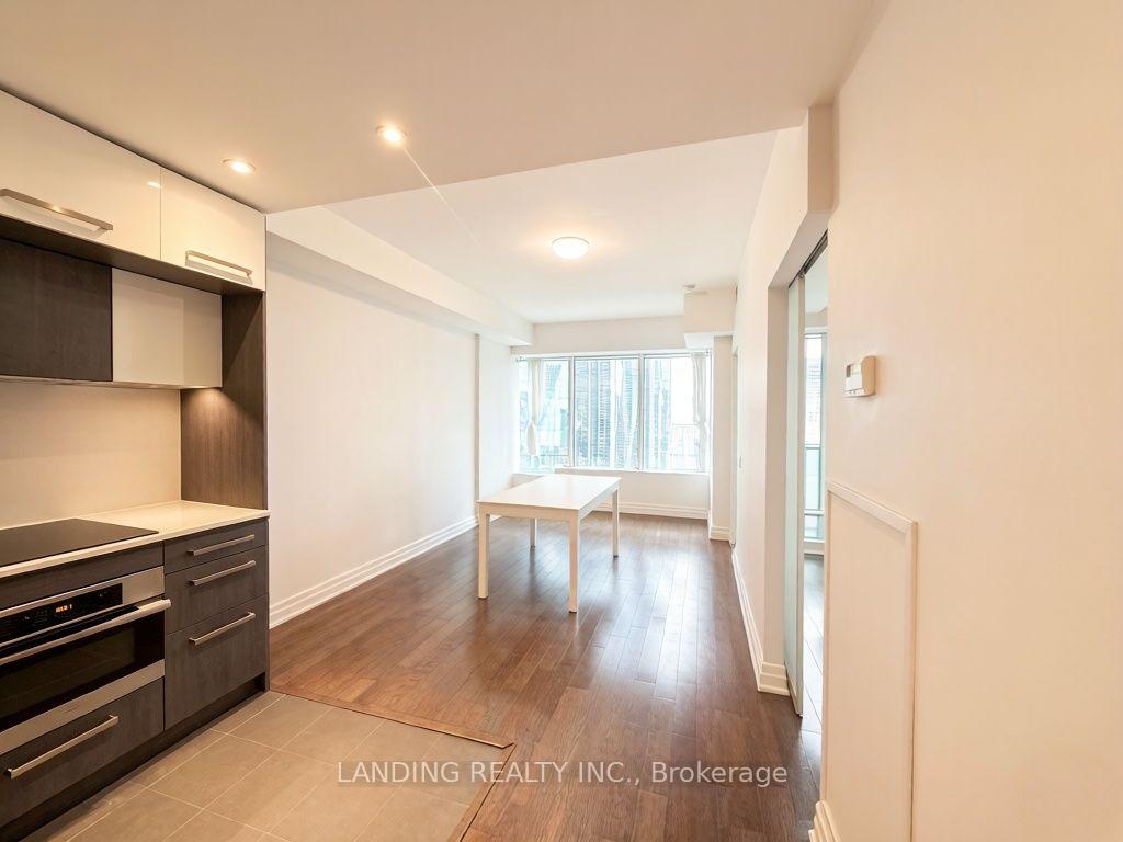 Photo 3 of Unit 3304, 8 The Esplanade Avenue, Toronto, Waterfront Communities — HOMEH