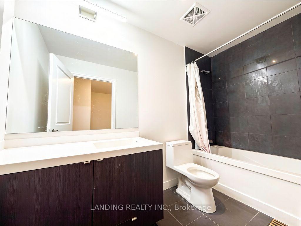 Photo 11 of Unit 3304, 8 The Esplanade Avenue, Toronto, Waterfront Communities — HOMEH
